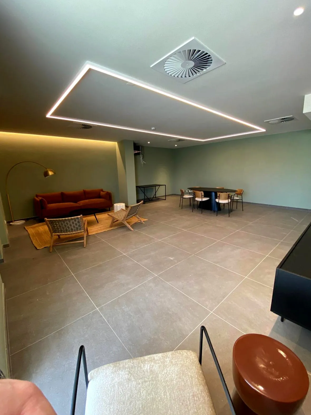 Zona lounge da área comum, já terminada
